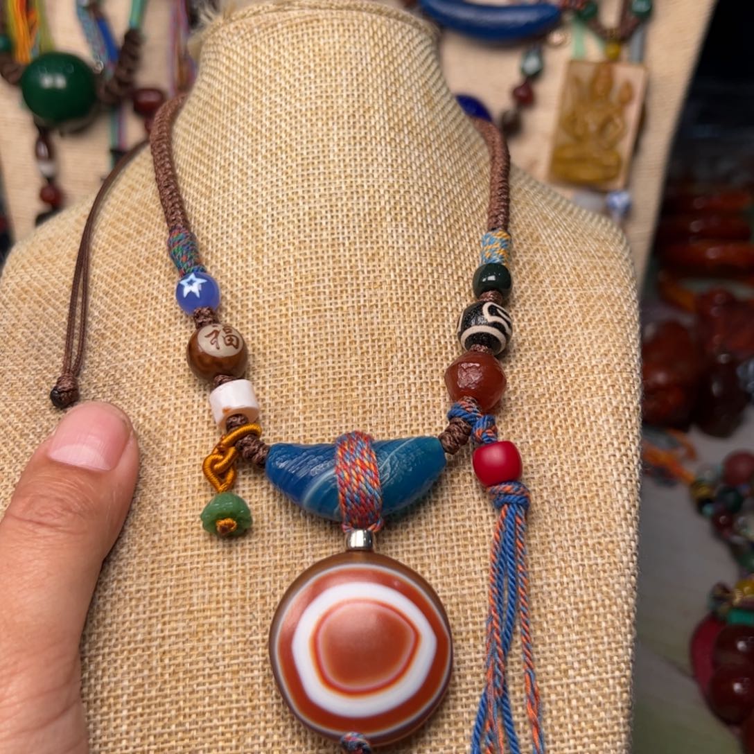 玛瑙/玉髓颈饰未镶嵌