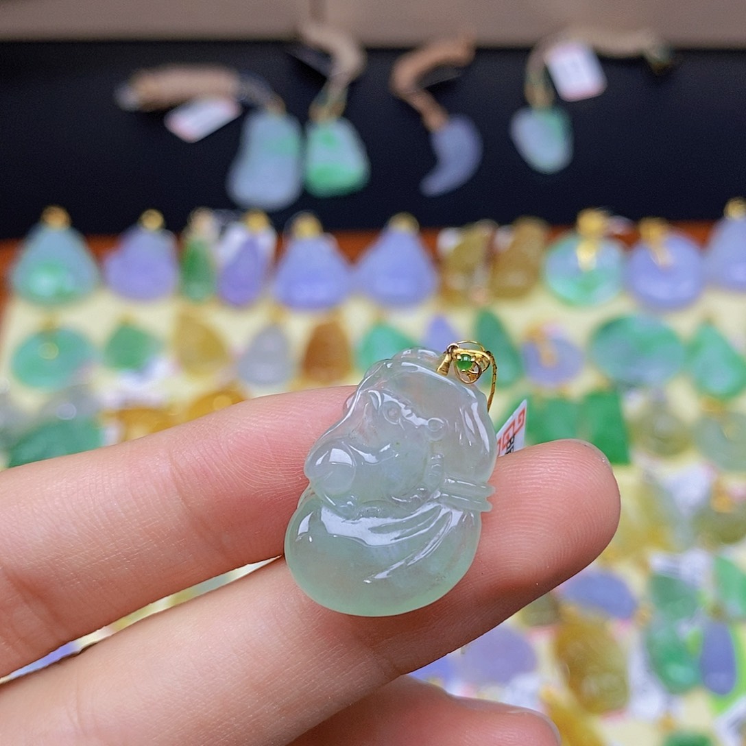 翡翠颈饰18K金镶嵌翡翠