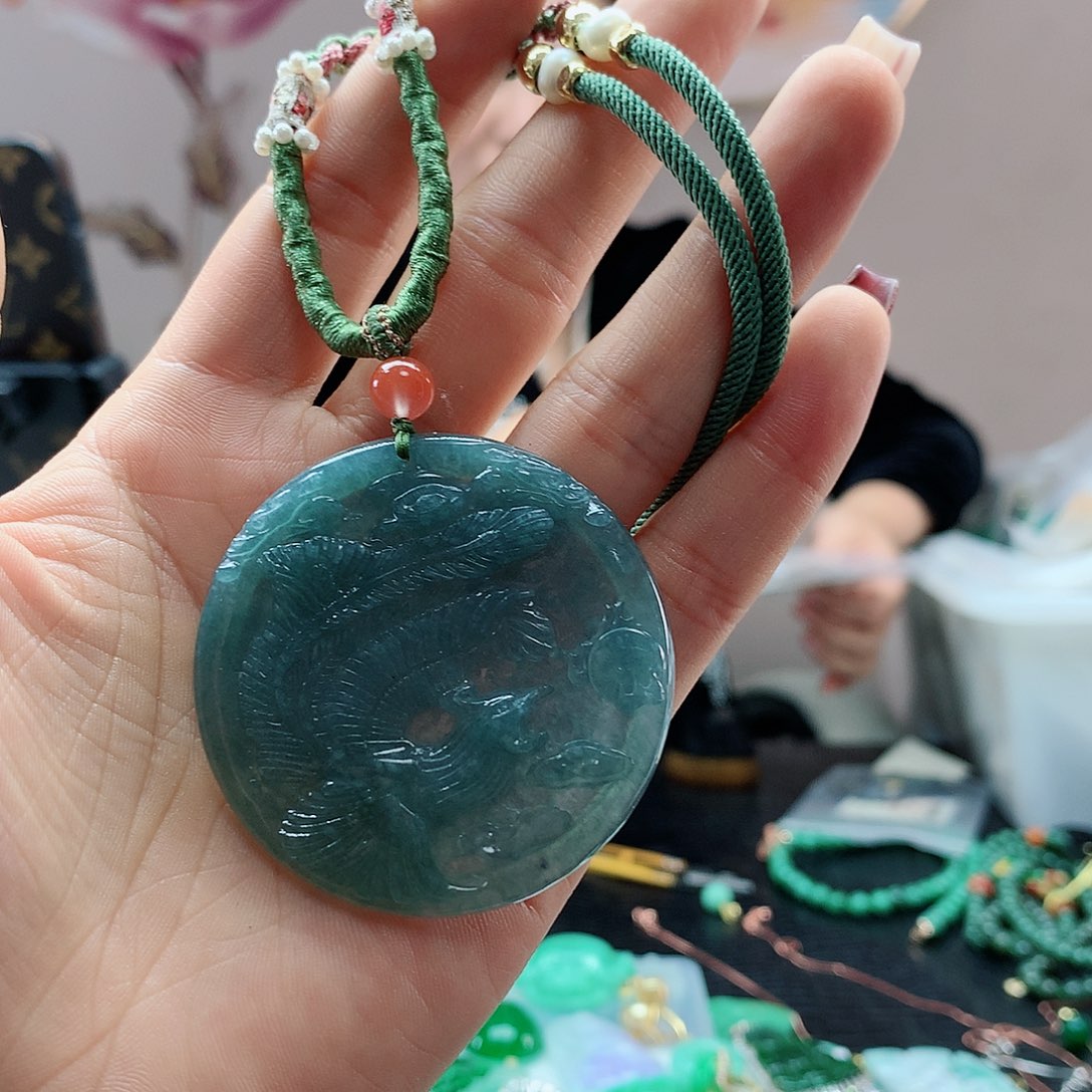 【闪购商品】翡翠吊坠(赠链)未镶嵌