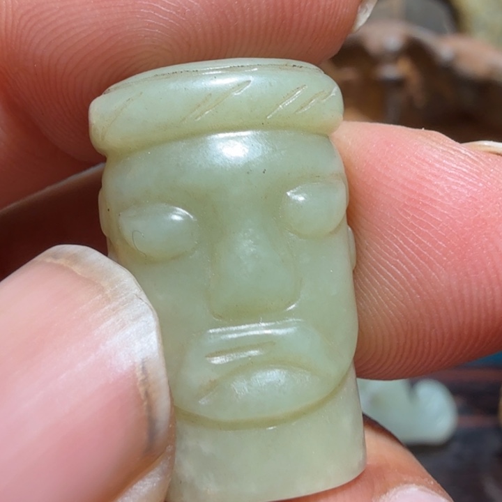 玉***和田玉（糖玉）未镶嵌颈饰