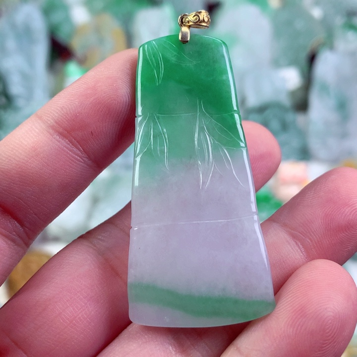 罗***业翡翠未镶嵌吊坠(不含链)