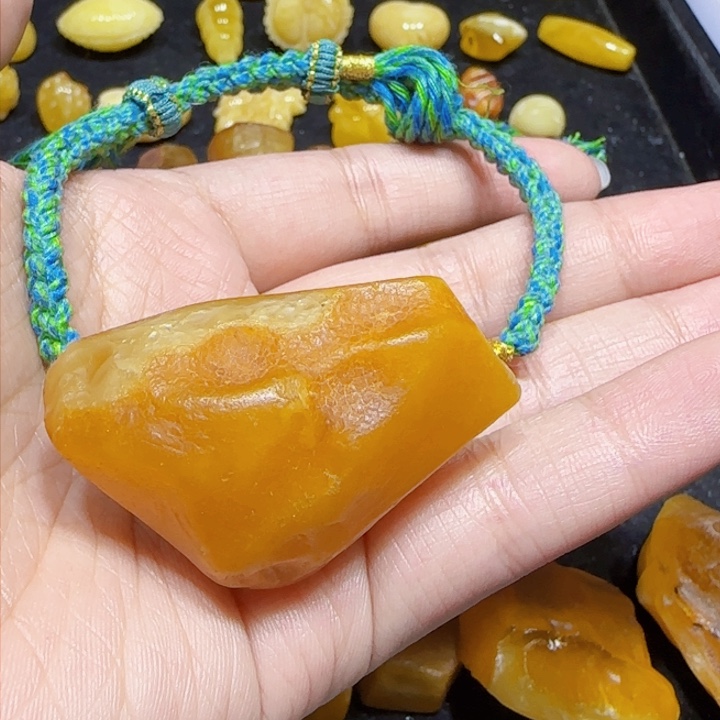 定制琥珀未镶嵌蜜蜡