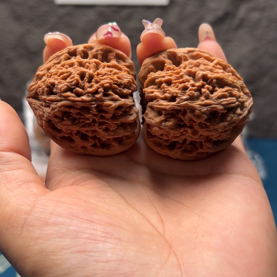 Z***E文玩核桃把件南疆43尖微修生长线