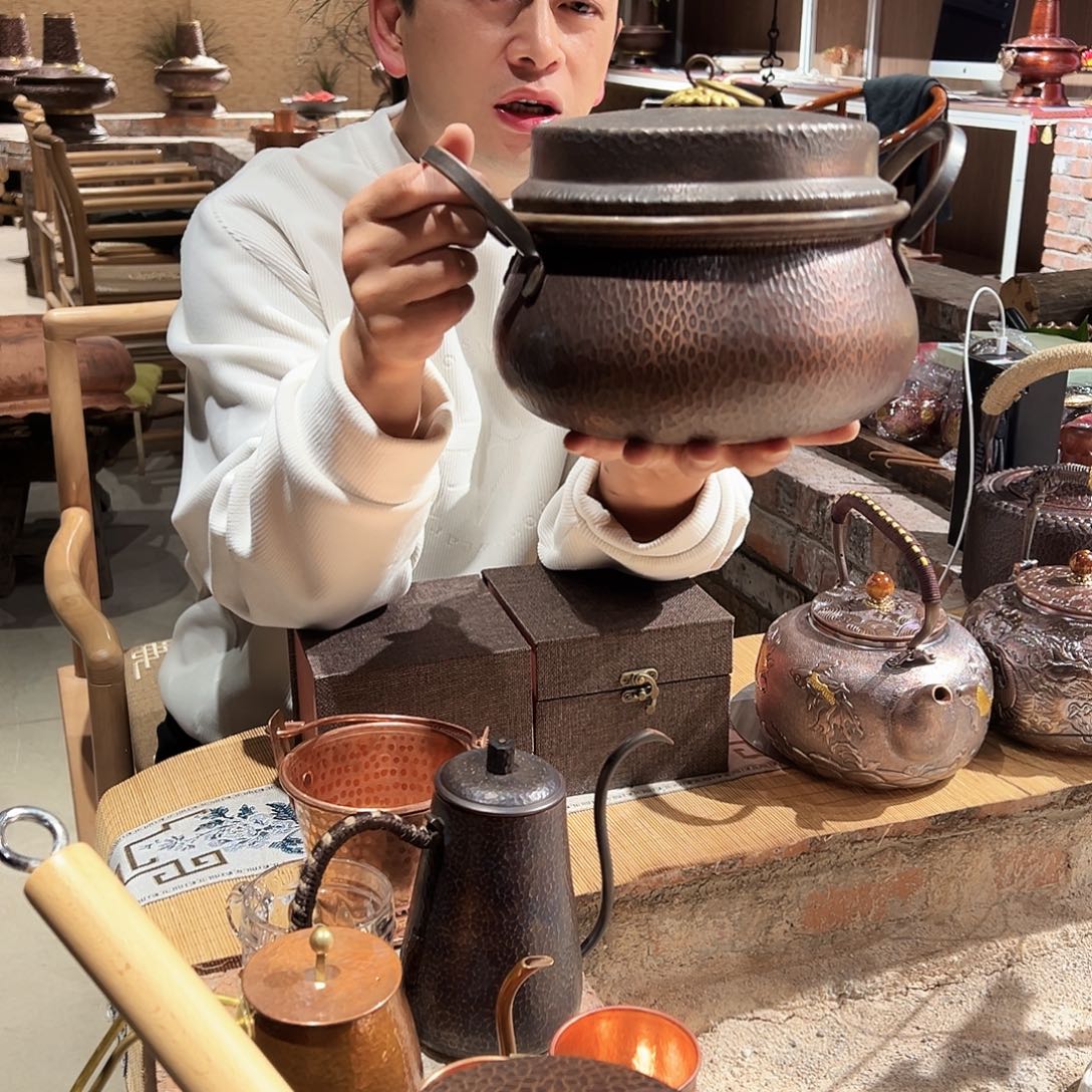 20厘米双耳锣锅。  燃气