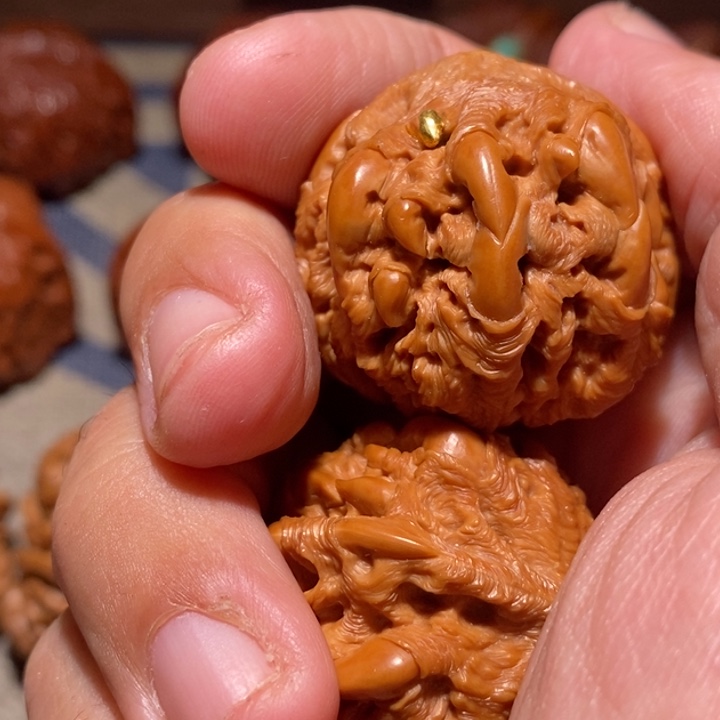 昀***）文玩核桃吊坠核桃