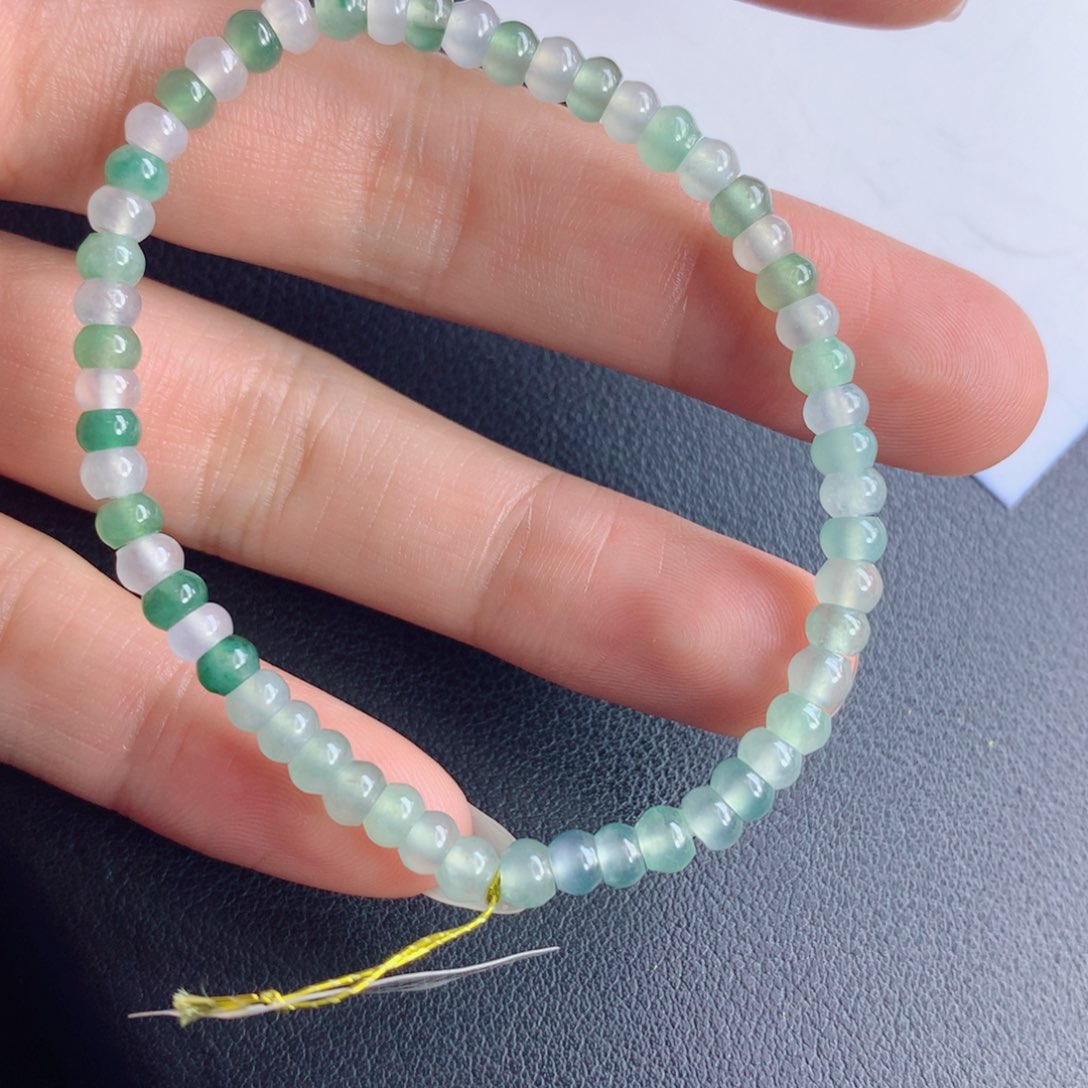 翡翠未镶嵌颈饰手串