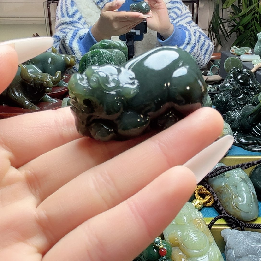 和田玉耳饰未镶嵌