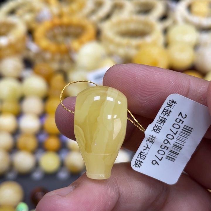 裸石蜜蜡未镶嵌13.6mm