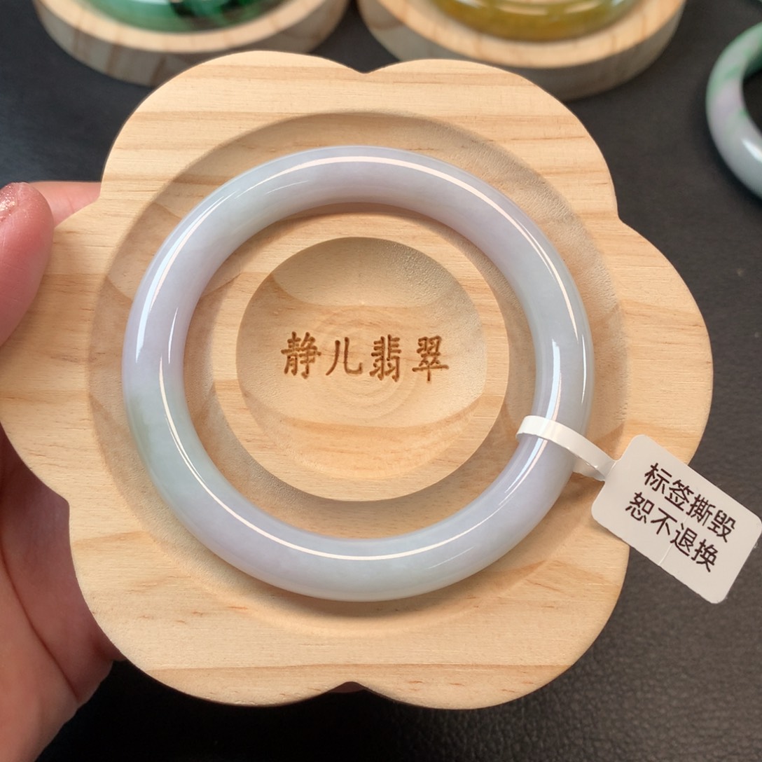 翡翠手镯未镶嵌53圈口