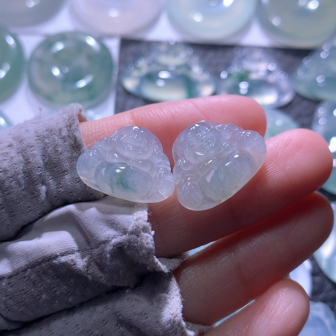 翡翠未镶嵌颈饰一