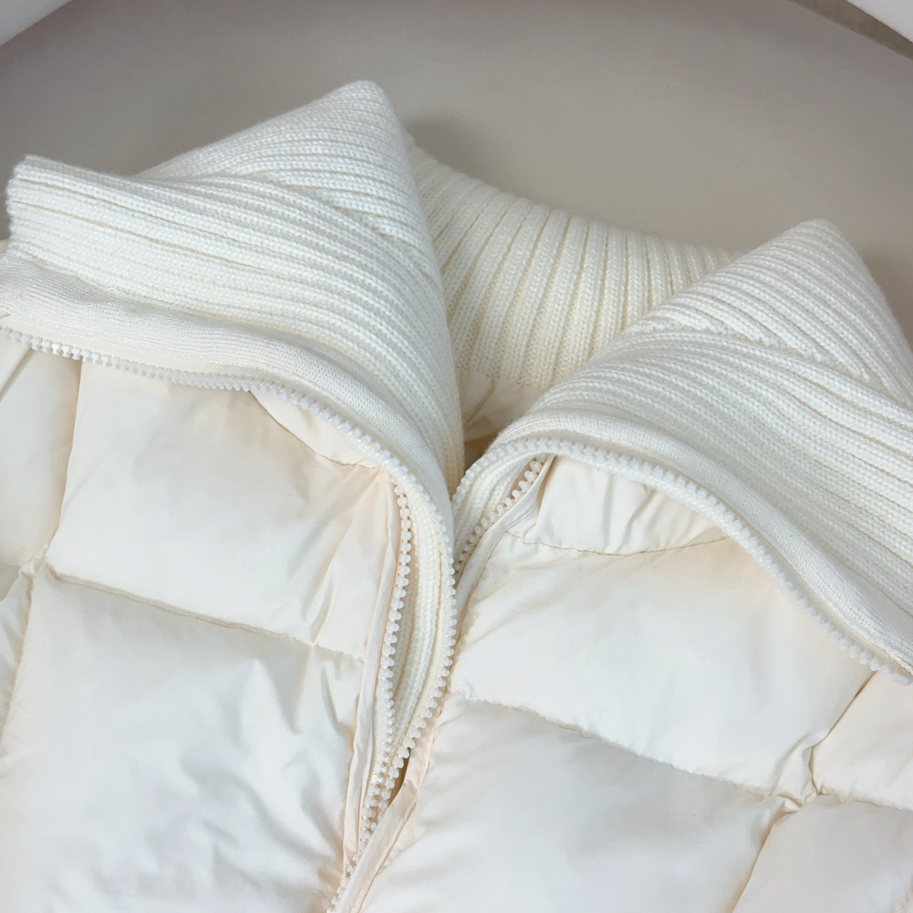 2025冬季新款短款韩版简约针织领面包羽绒服