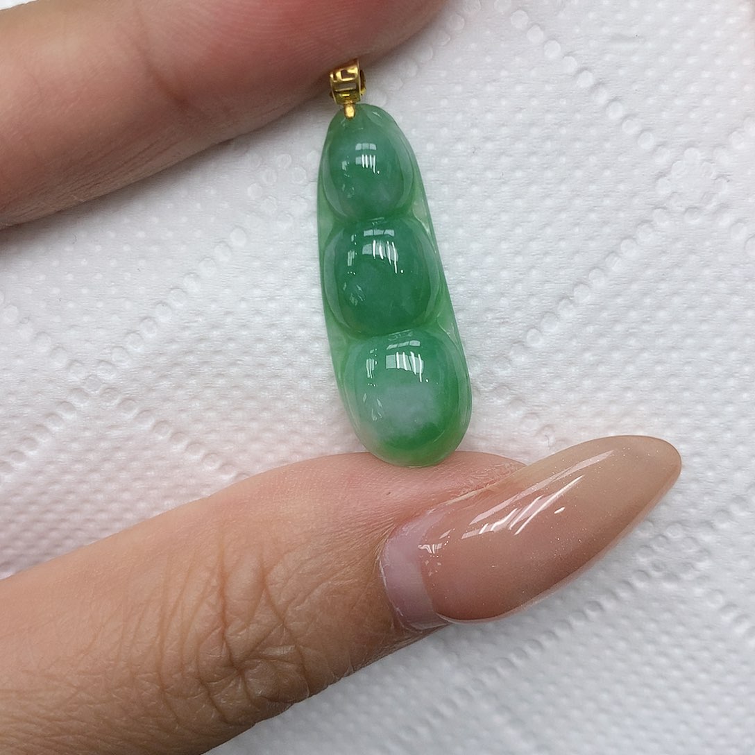 颈饰18K金镶嵌翡翠