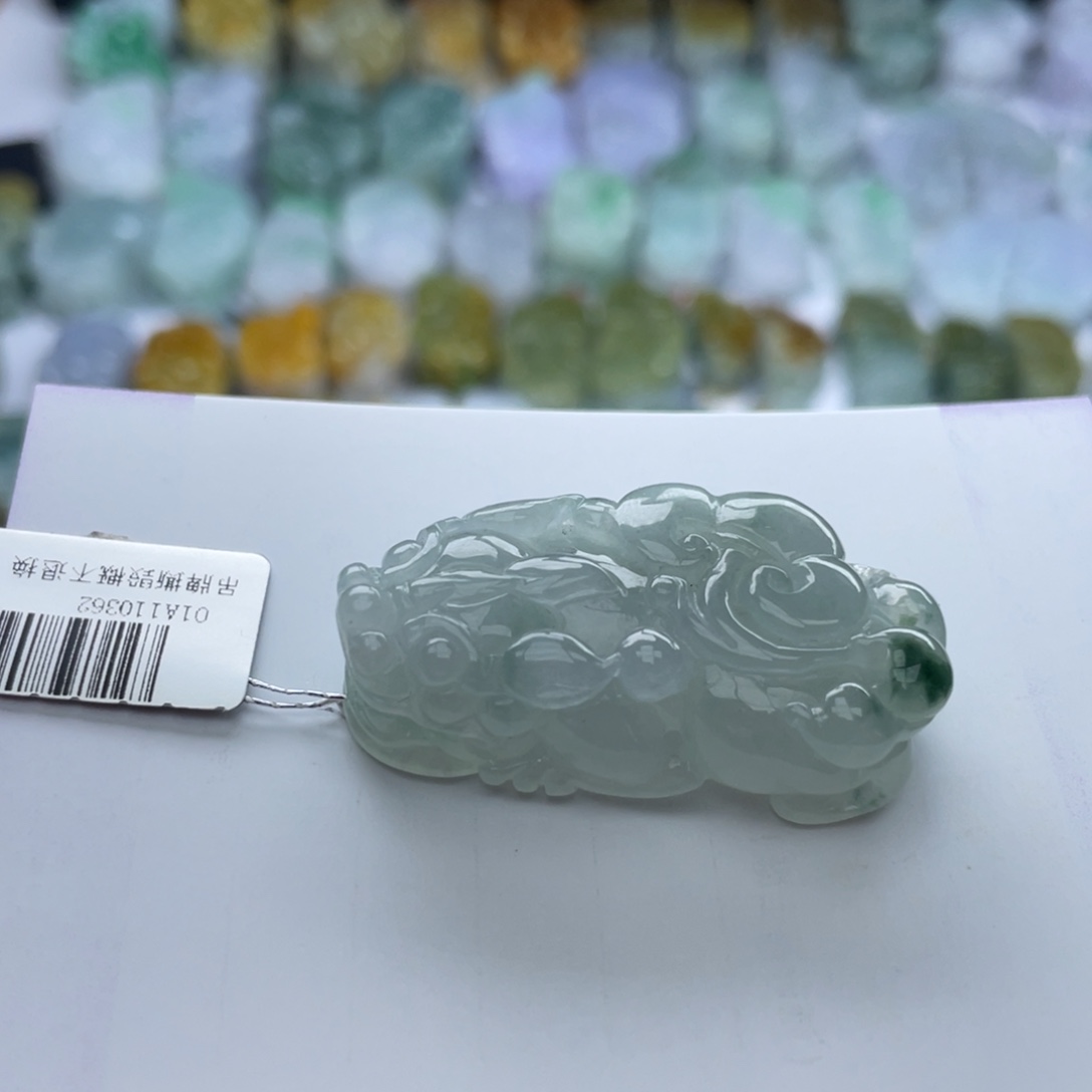 翡翠颈饰未镶嵌貔貅