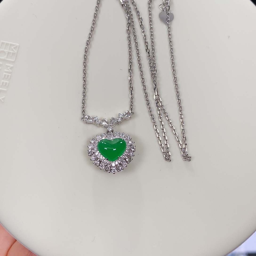 翡翠18K金镶嵌挂件天然缅甸翡翠Ａ货爱心套链吊坠