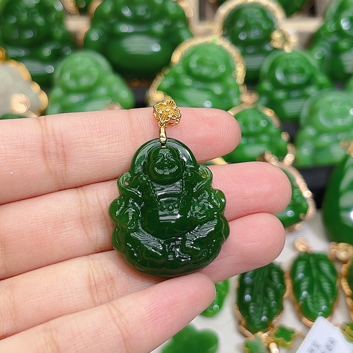 和田玉（碧玉）颈饰18K金镶嵌