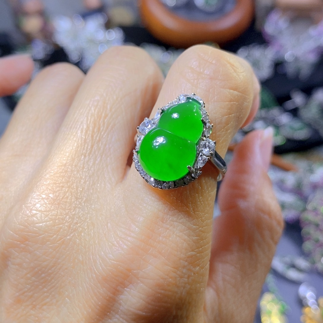 翡翠颈饰银S925镶嵌天然翡翠