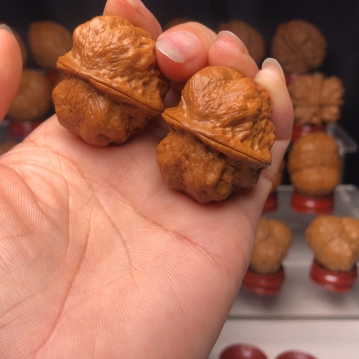 翠***风吊坠桃核531玉龙金蟾