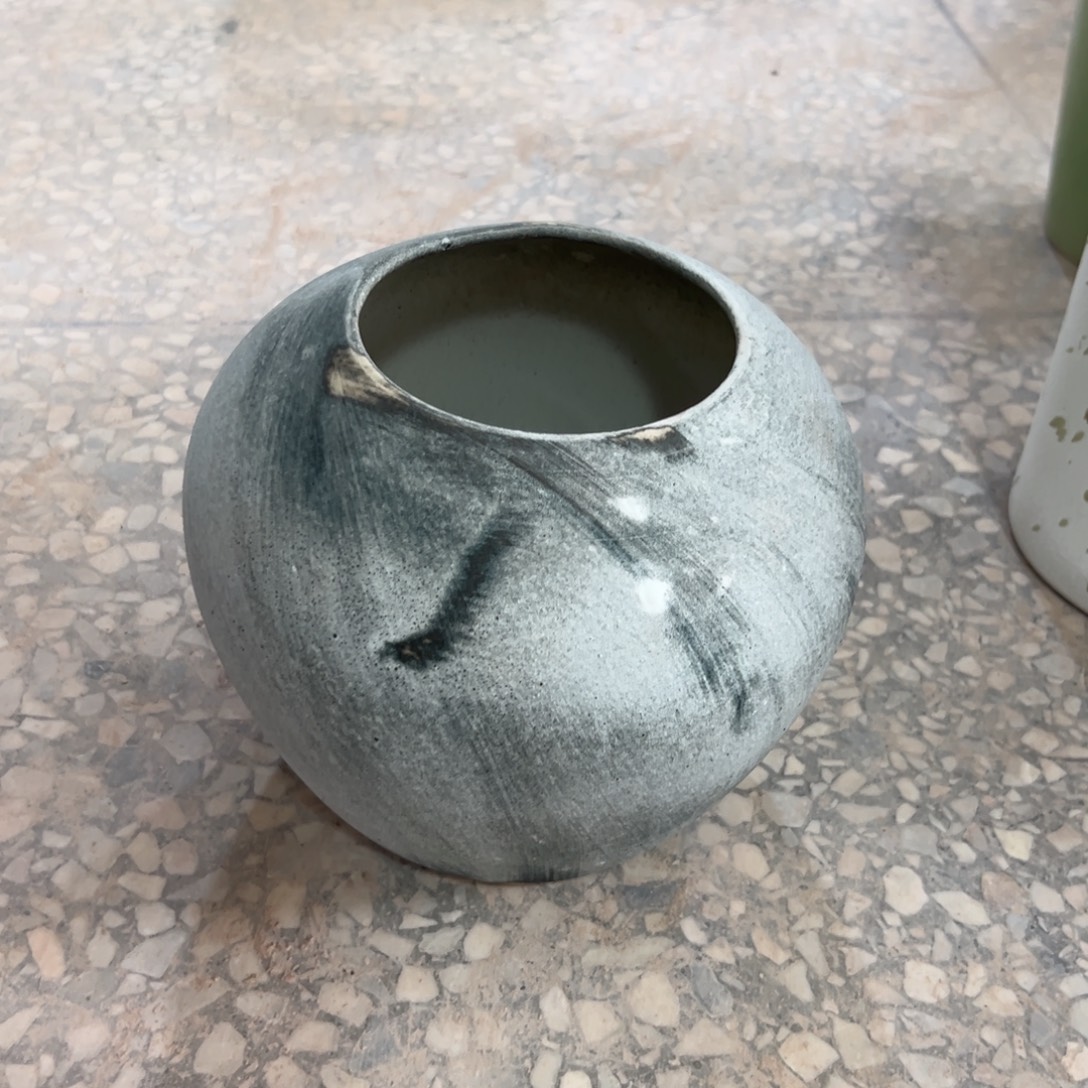 瑕疵盆高度18厘米口径10厘米