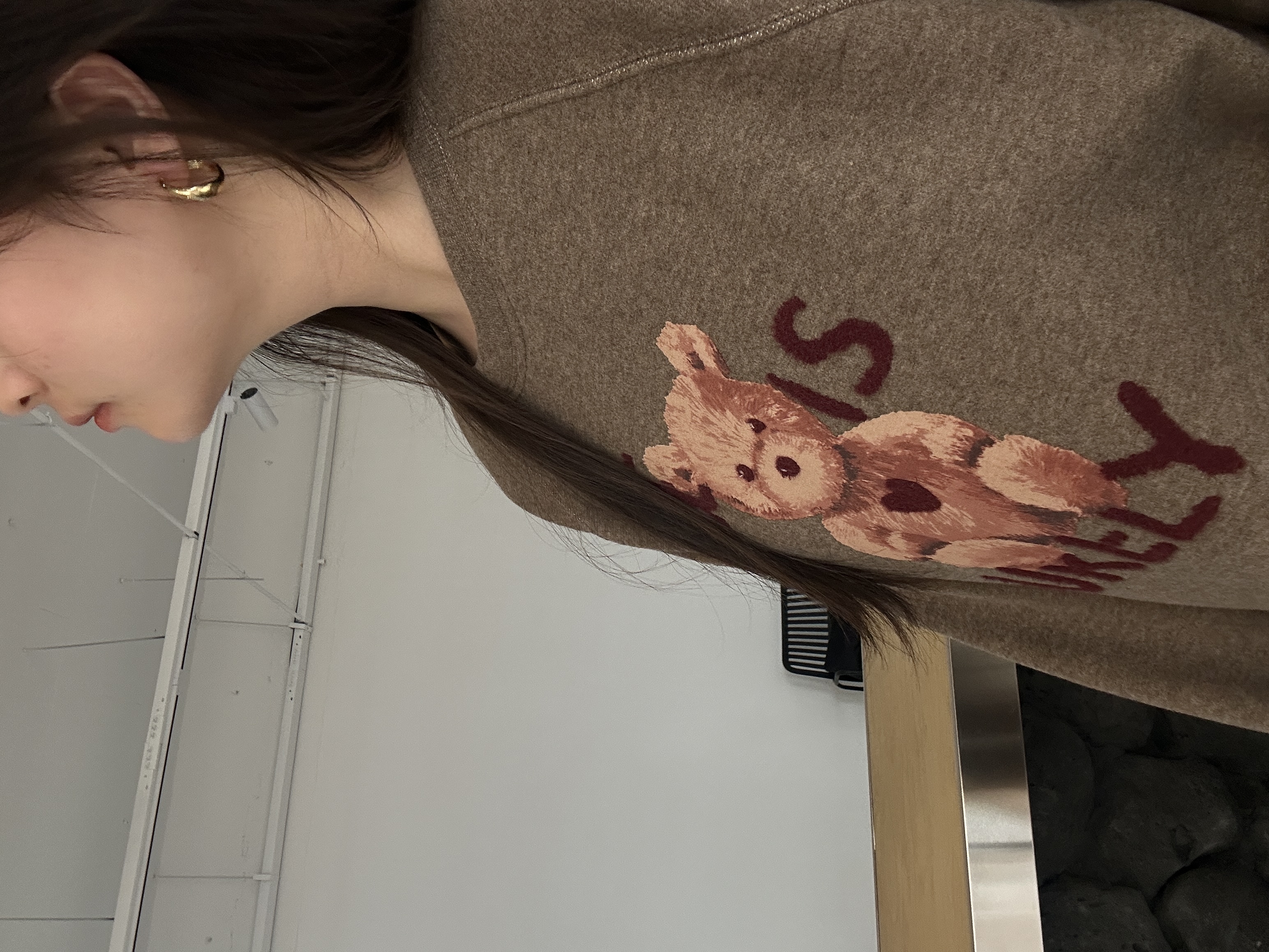 【主播推荐】女士加绒小熊印花插肩卫衣0165