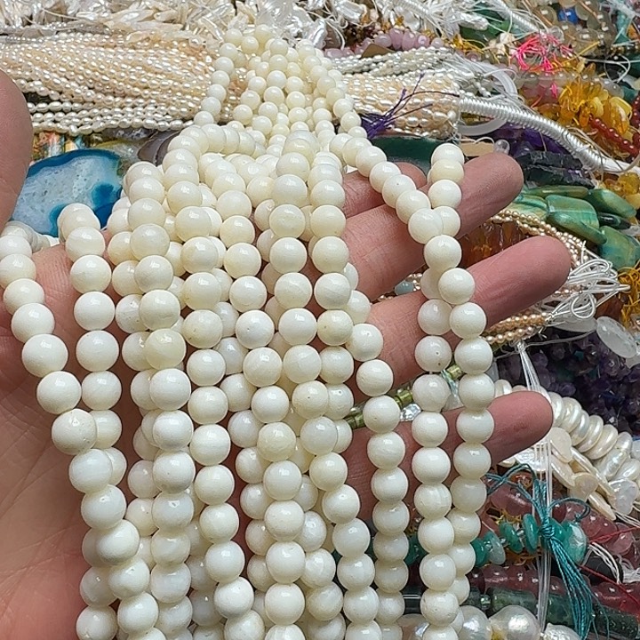 玛瑙/玉髓未镶嵌珠宝半成品一条8mm大白