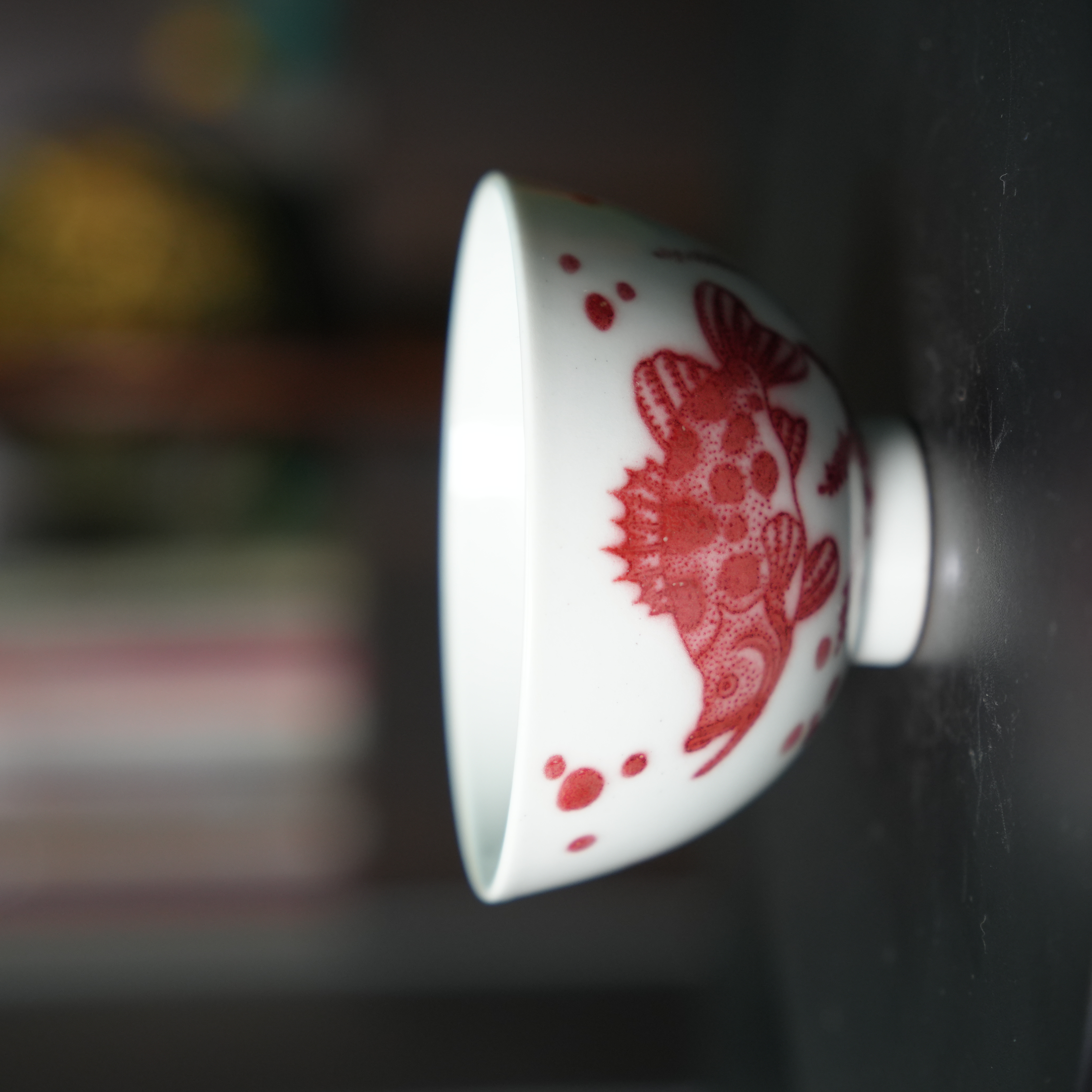 九悠阁严选-景德镇-九瓷堂--原矿釉里红鱼藻鸡心杯 容量105ML