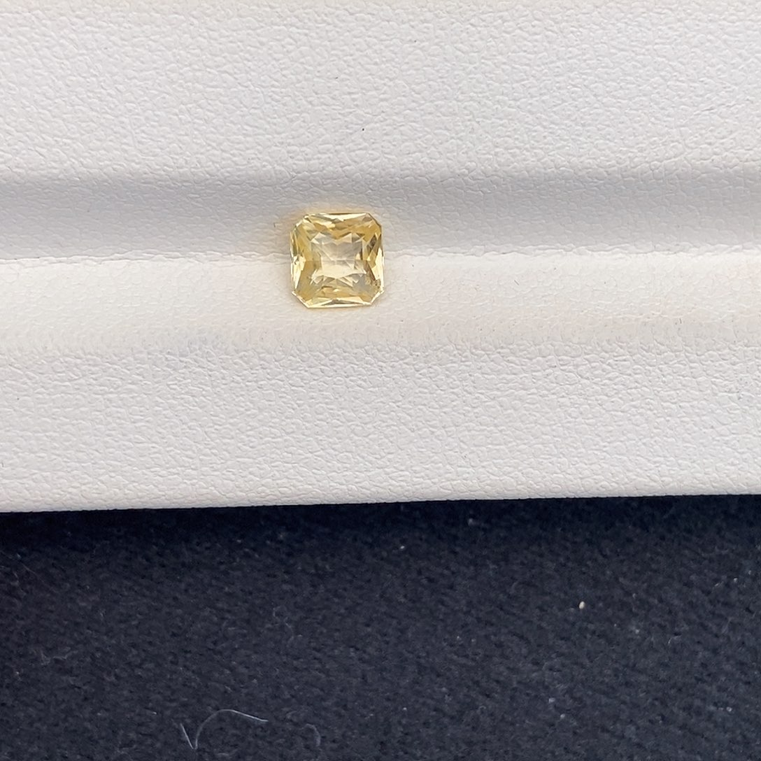 s***0蓝宝石裸石1.03 ct