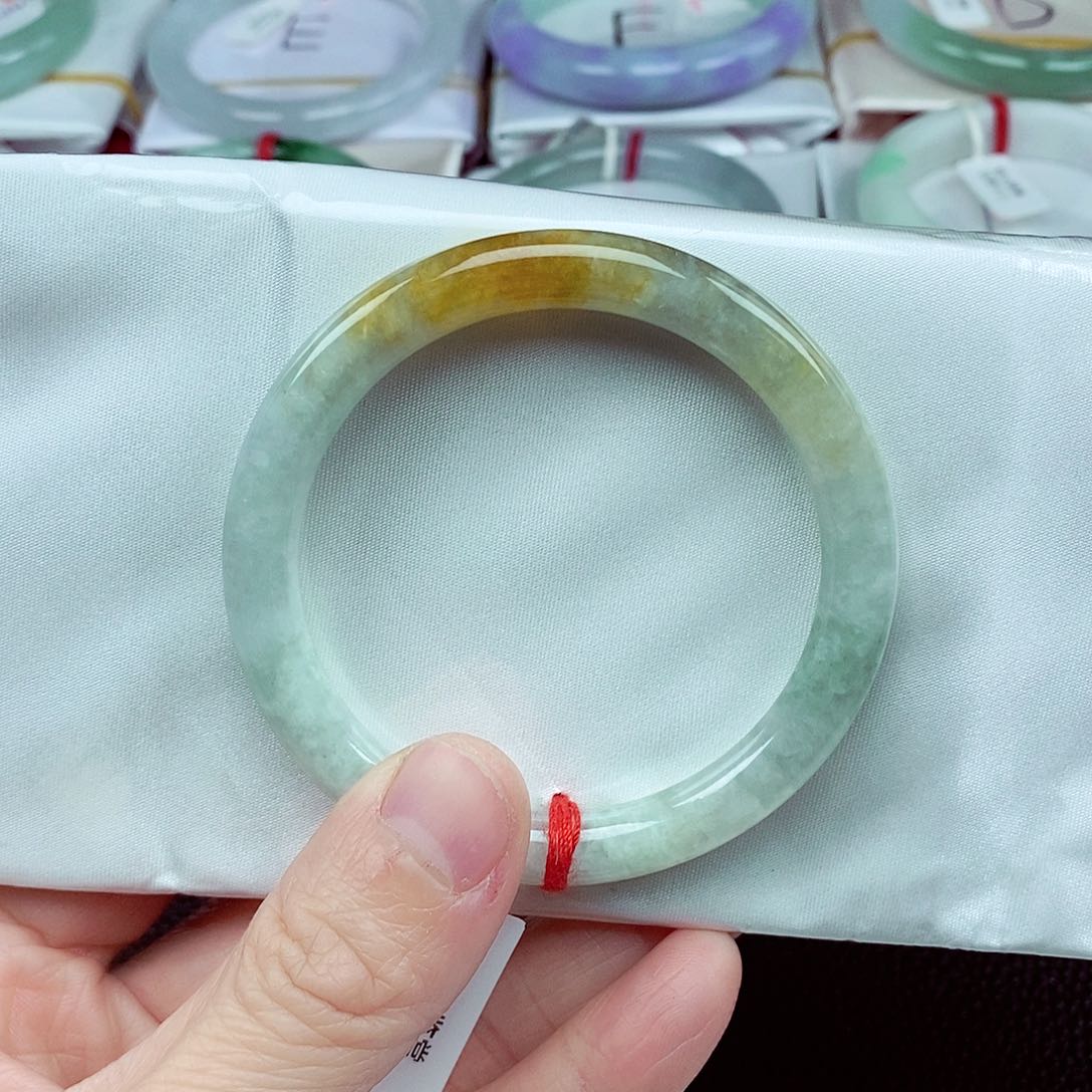 翡翠手镯（圆镯）未镶嵌唰**卡缅甸翡翠手镯