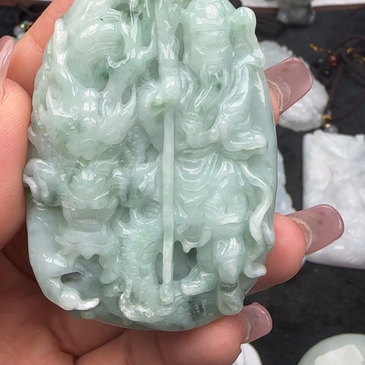 翡翠挂件未镶嵌关公
