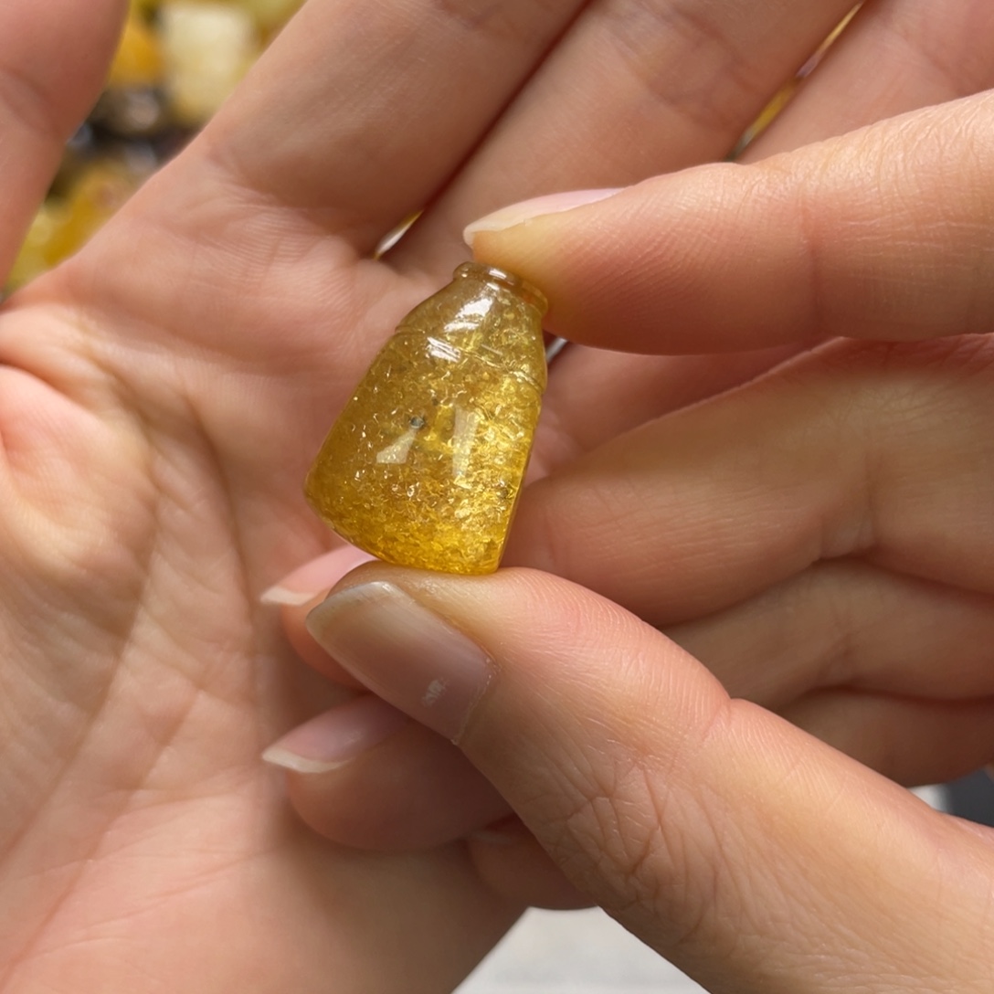 琥珀未镶嵌裸石天然琥珀爆闪三通
