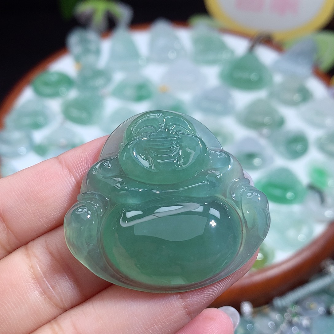 教***父翡翠未镶嵌颈饰佛公