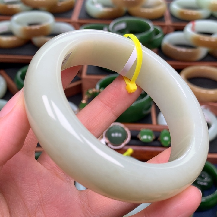 和田玉手镯未镶嵌63