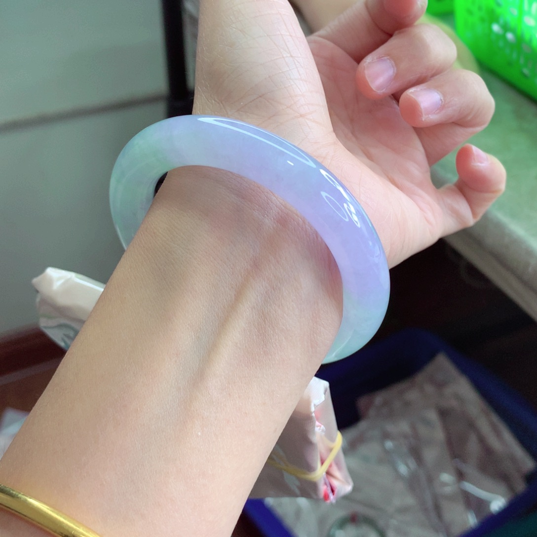 翡翠手镯（圆镯）未镶嵌冰春彩见光不失色A