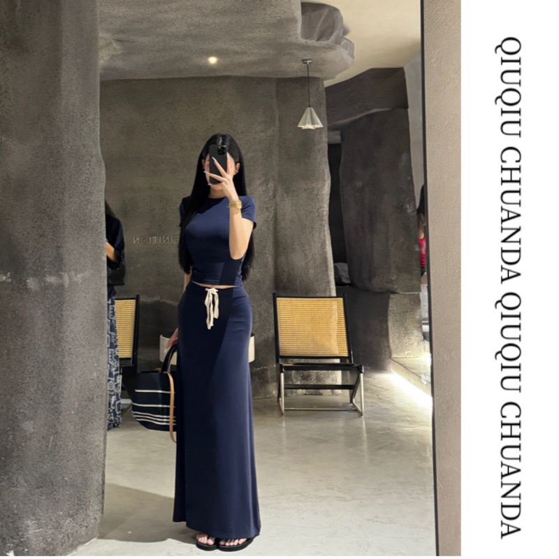 秋秋穿搭推荐  2025夏季新款修身半身裙套装   W66693