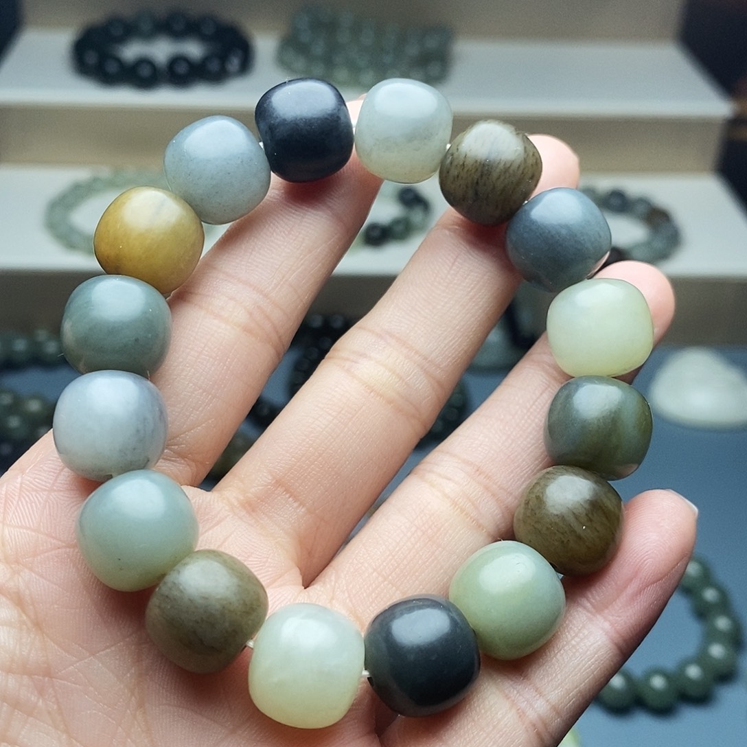 和田玉未镶嵌手链