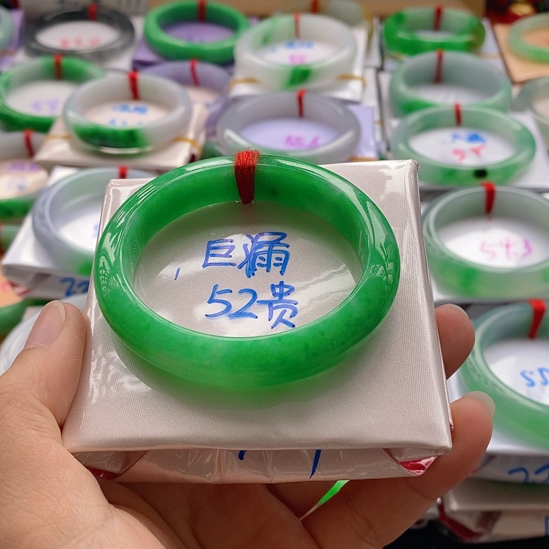 蜂****未镶嵌手镯翡翠手镯分