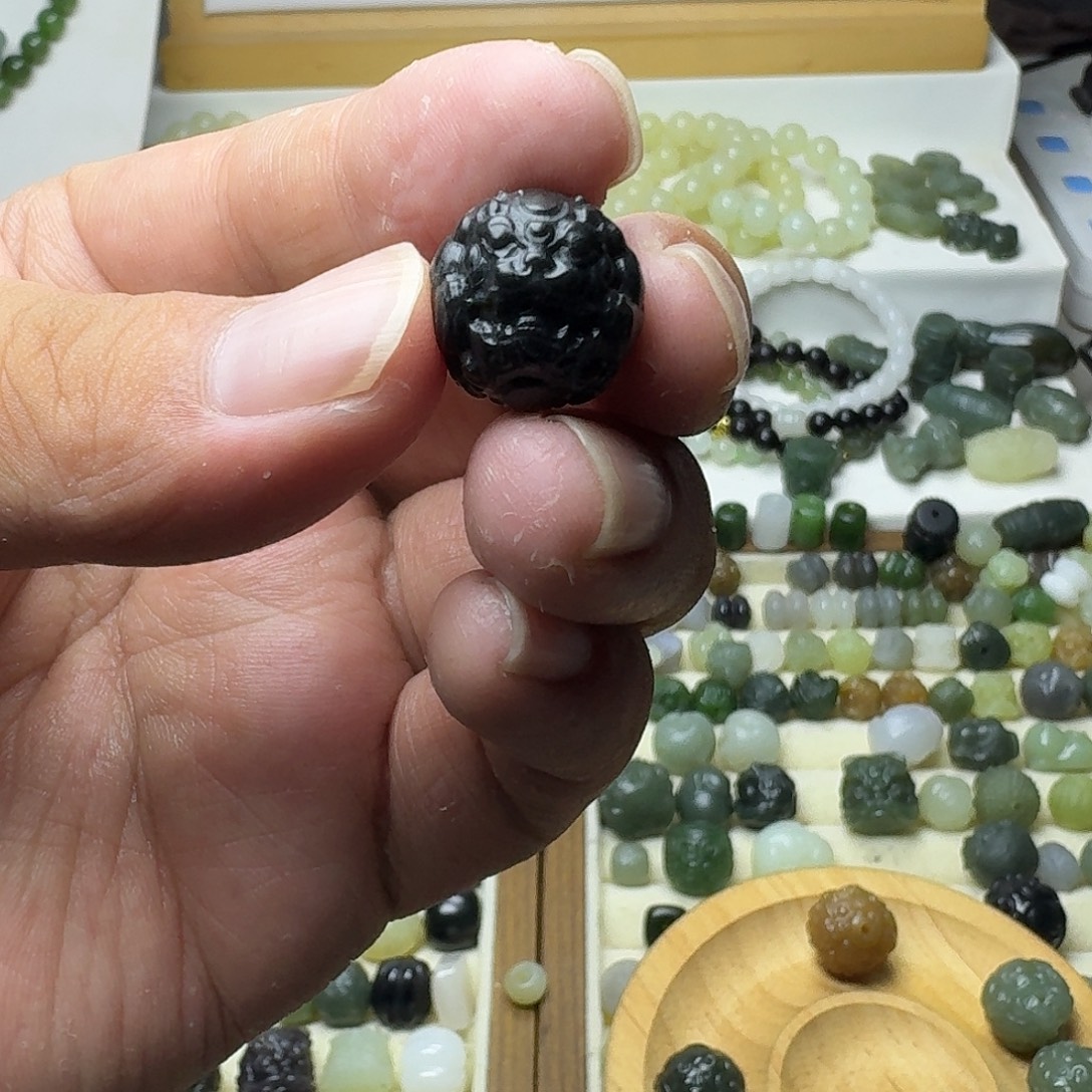 D***n未镶嵌和田玉珠宝半成品和田玉墨玉貔貅16㎜