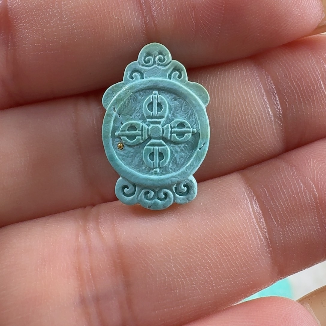绿松石未镶嵌颈饰