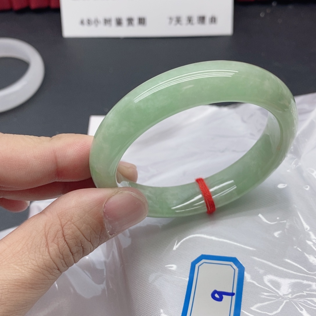 用***3岫玉未镶嵌手镯翡手镯09