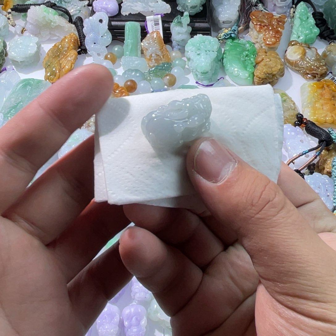 翡翠颈饰未镶嵌天然