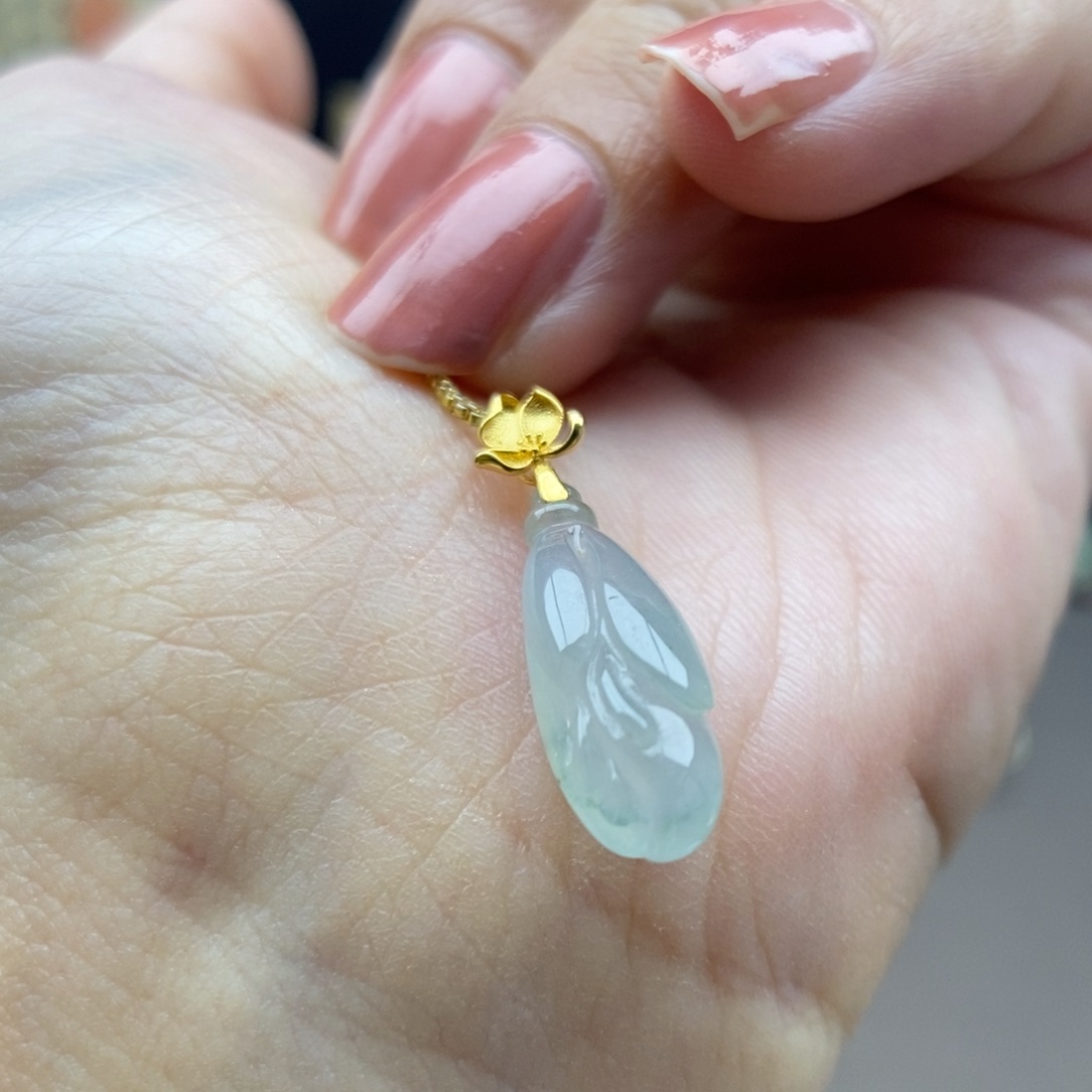 翡翠18K金镶嵌颈饰