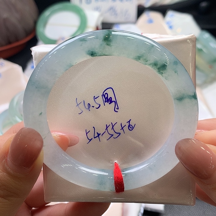 翡翠未镶嵌手镯5455圆