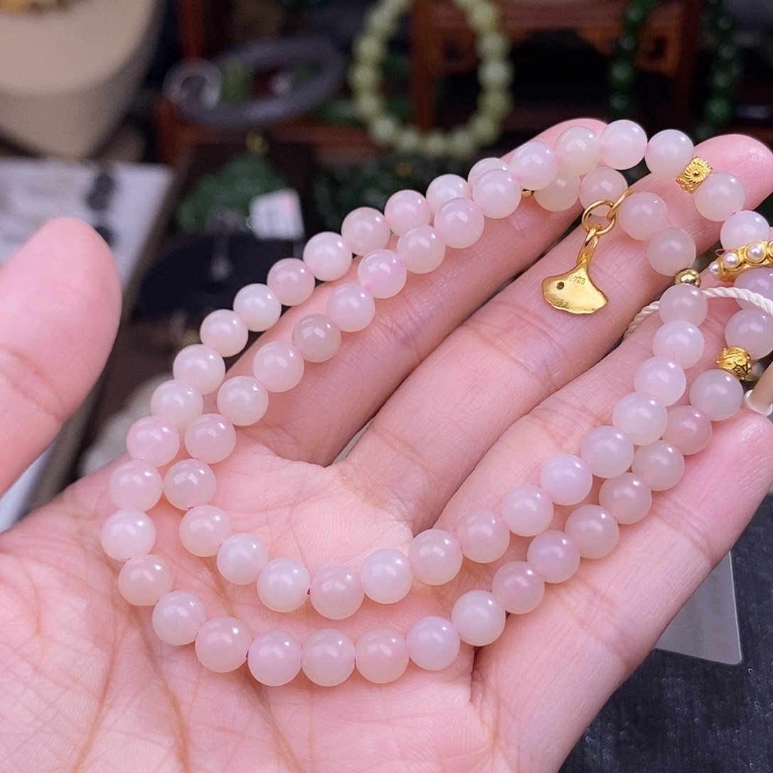 和田玉熟藕粉手链约6MM清货价未镶嵌