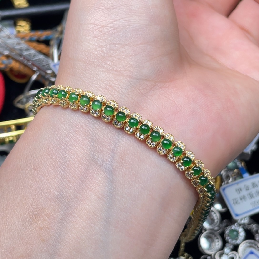 翡翠合金颈饰翡翠