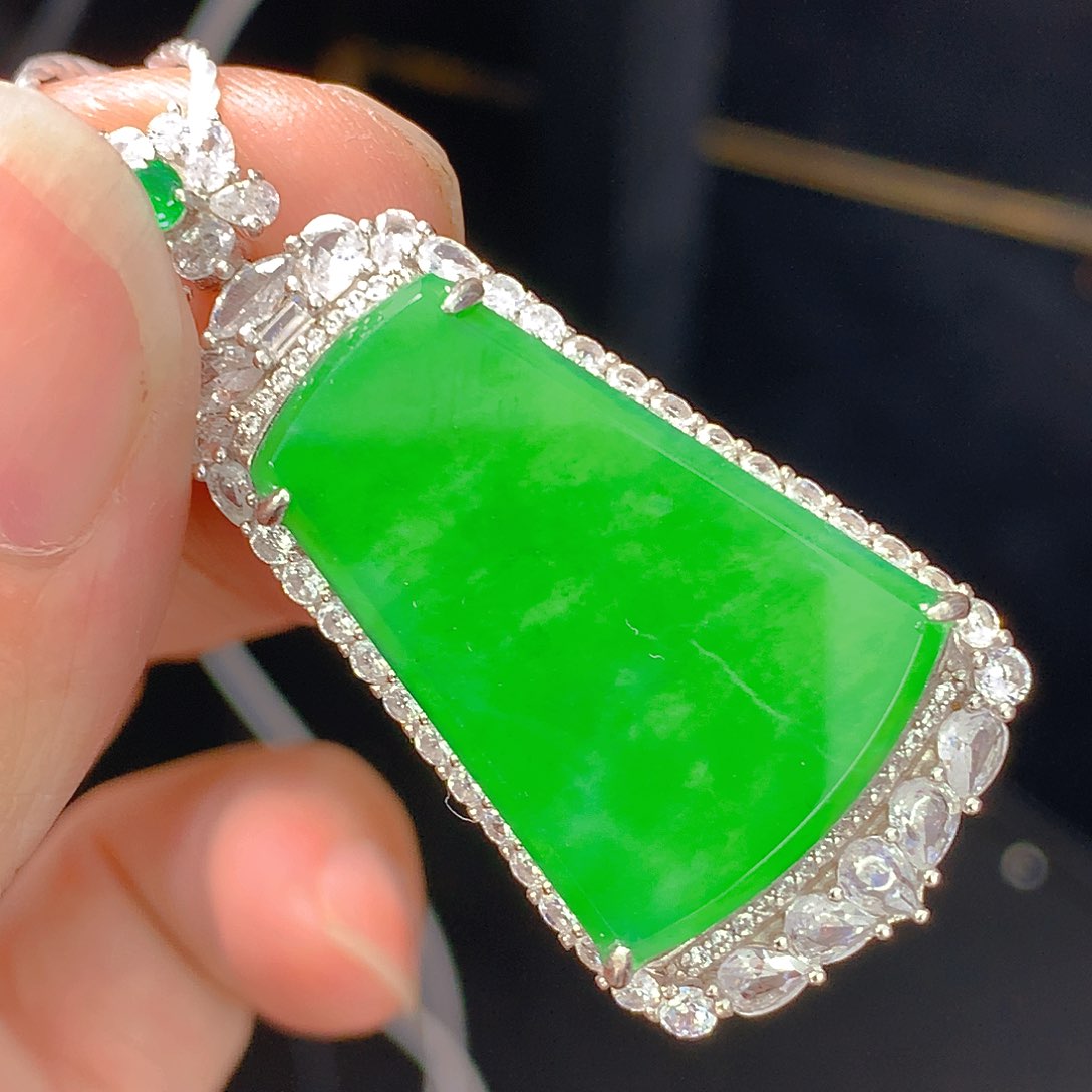 翡翠颈饰银S925镶嵌吊坠