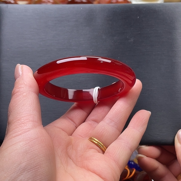 玛瑙/玉髓未镶嵌手镯58.9