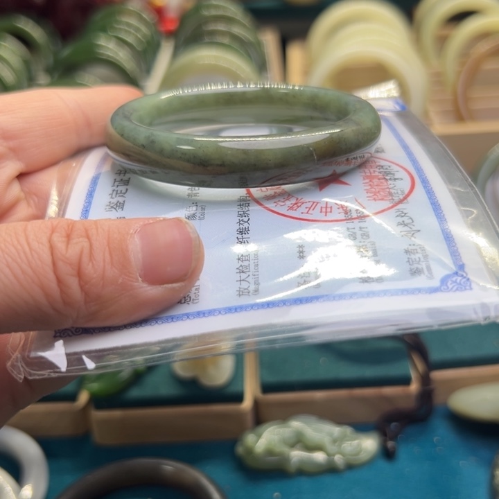 和田玉手镯未镶嵌54.1圈围8086