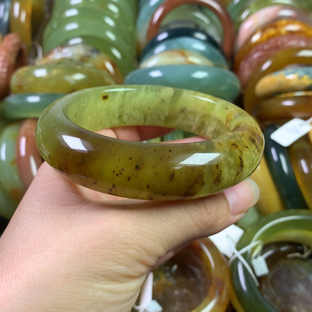 未镶嵌岫玉手镯岫玉