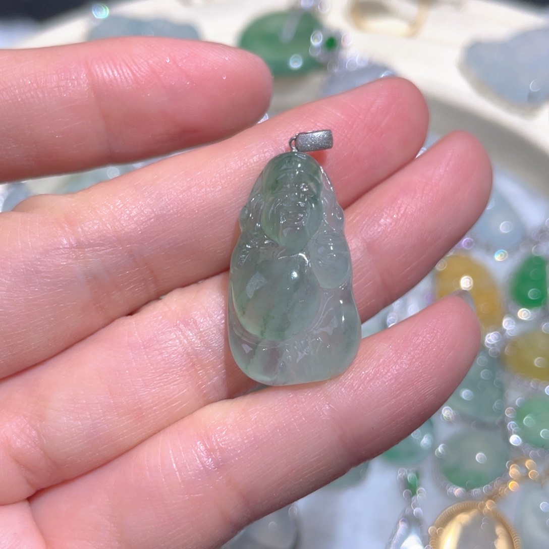 翡翠颈饰18K金镶嵌翡翠