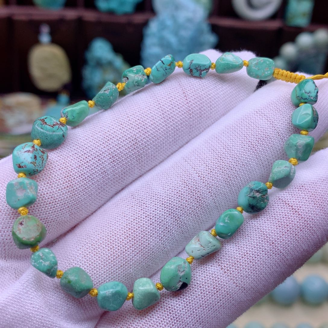 绿松石颈饰未镶嵌