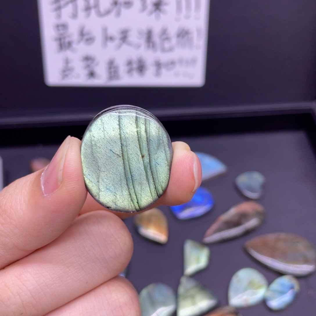 水晶不规则未镶嵌?